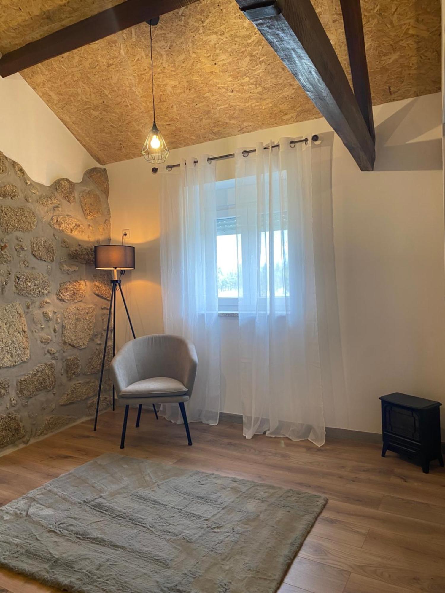 Ferienhaus Casa De Pedra Em Vinha No Dao *